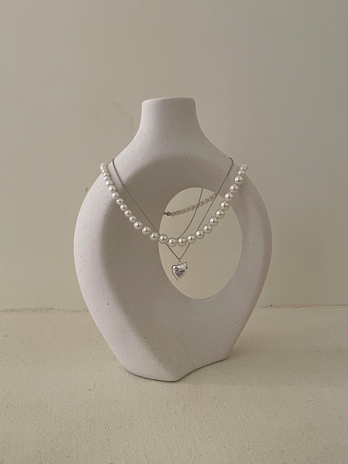 엘리오나(ELYONA) ELA 11 Necklace 메탈 하트 목걸이