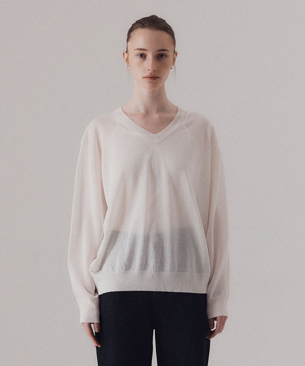 실른(SILN) Fine sheer v-neck pullover knit (IVORY)