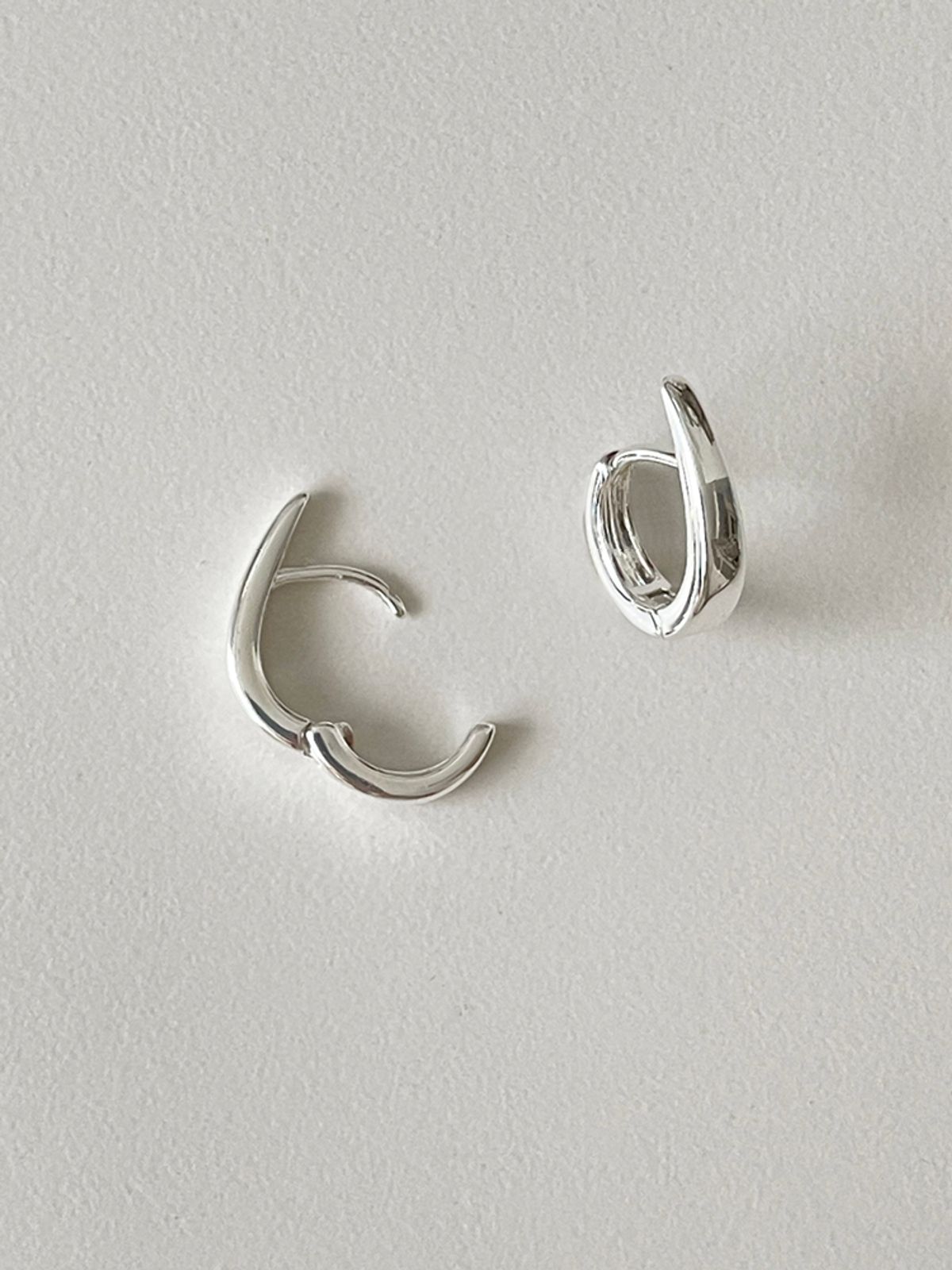 엘리오나(ELYONA) ELA 01 Earrings 원터치 슬릭 귀걸이
