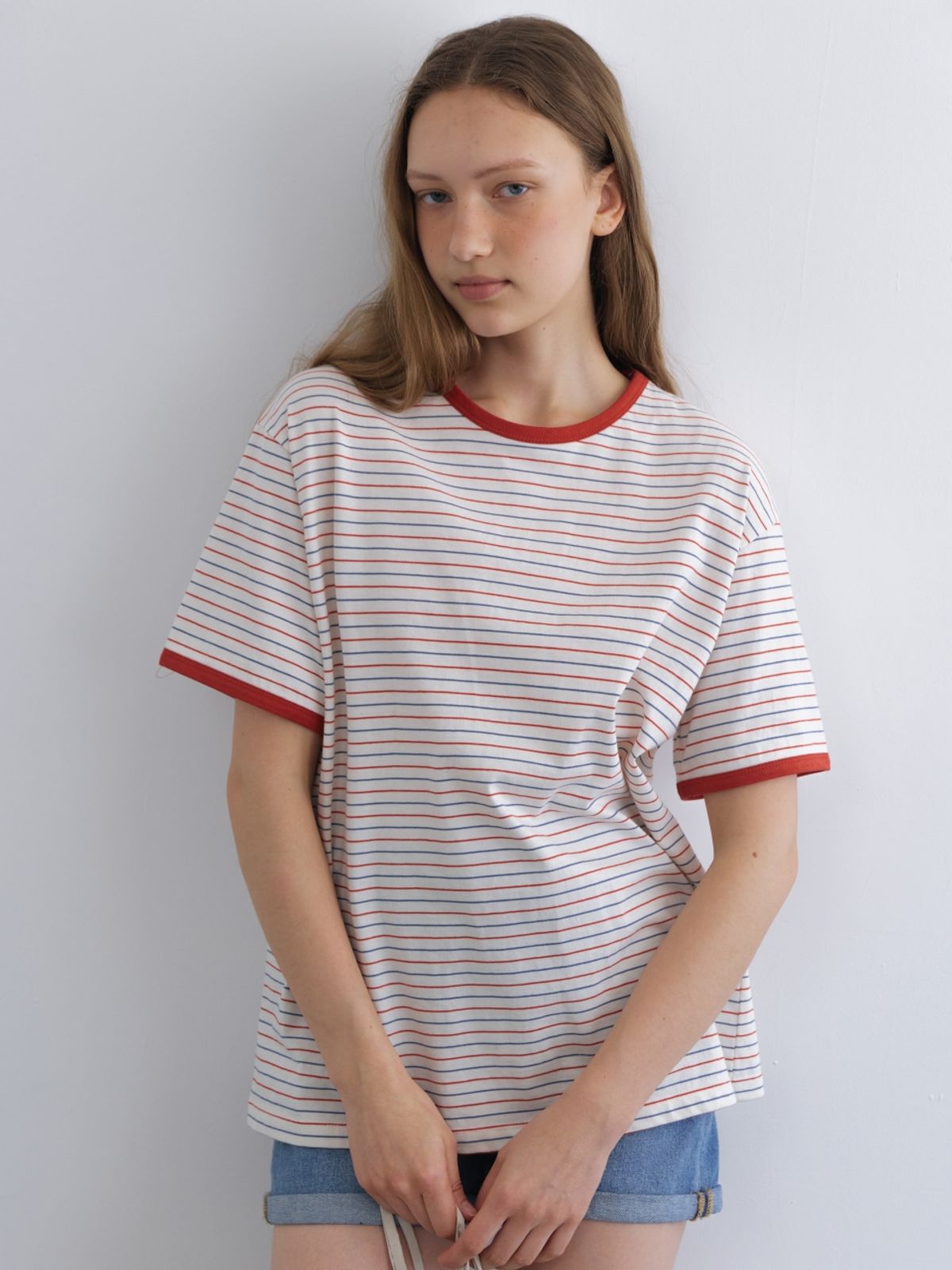 어나우트(UNNOUT) STRIPE BOXY T-SHIRT RED