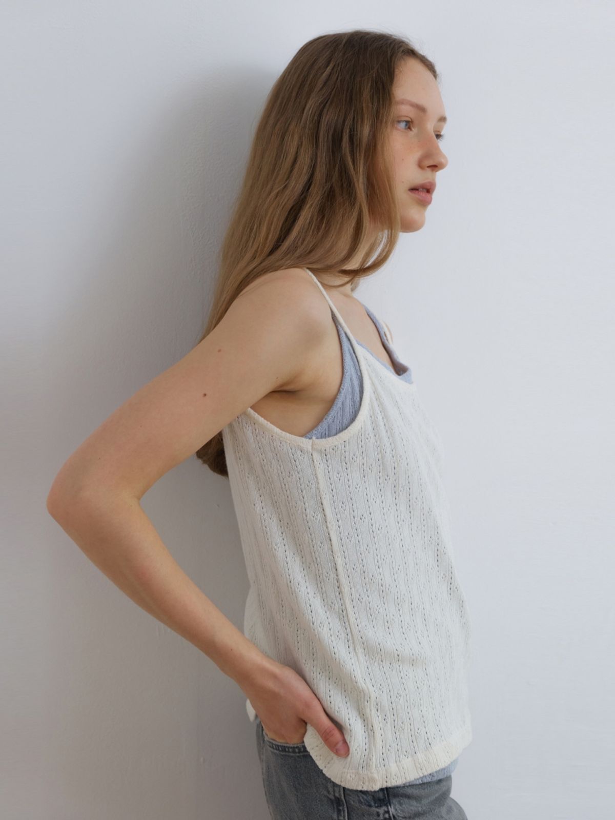 어나우트(UNNOUT) CROCHET SLEEVELESS SHIRT CREAM