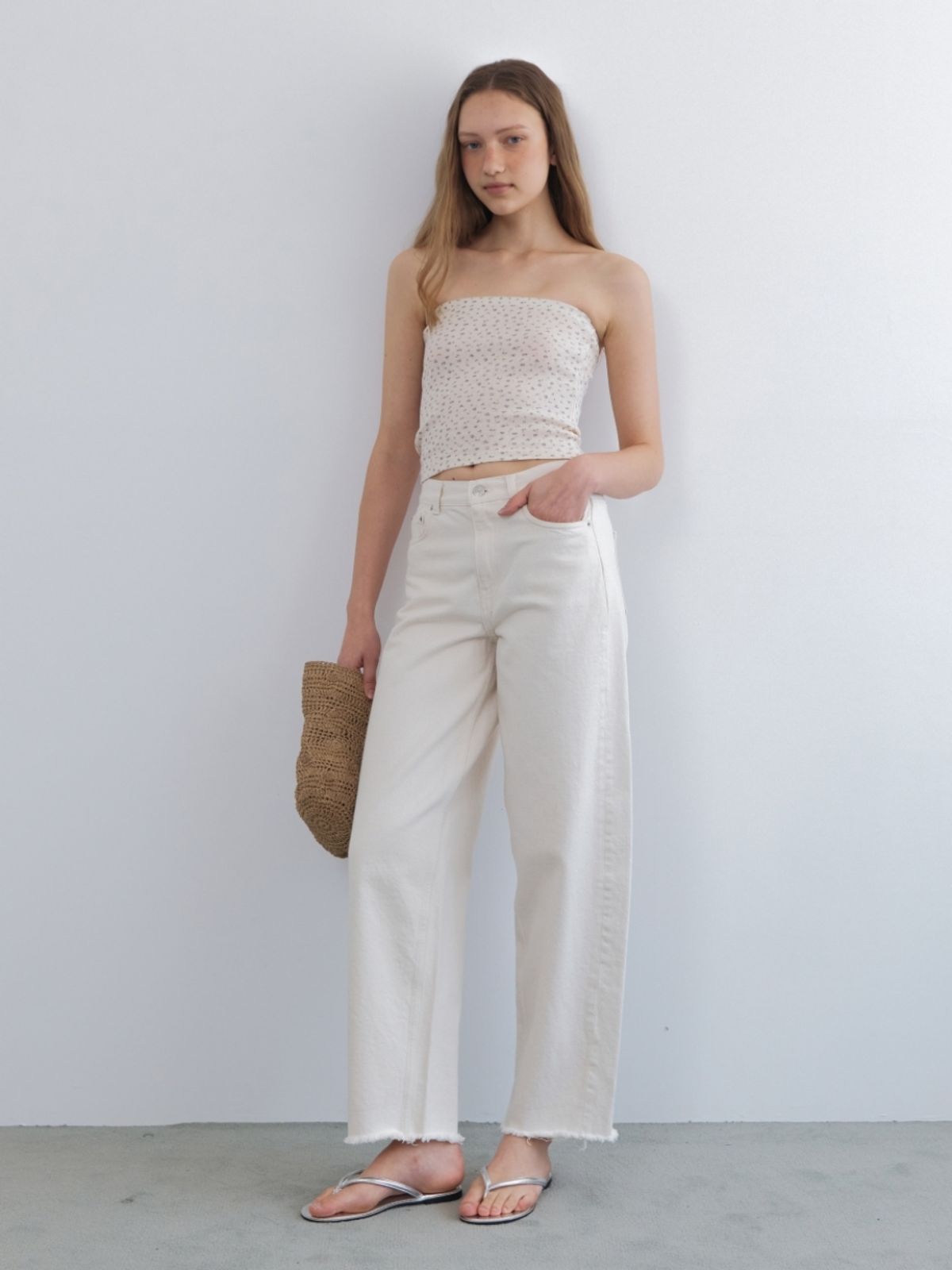 어나우트(UNNOUT) FLORAL TUBE TOP CREAM