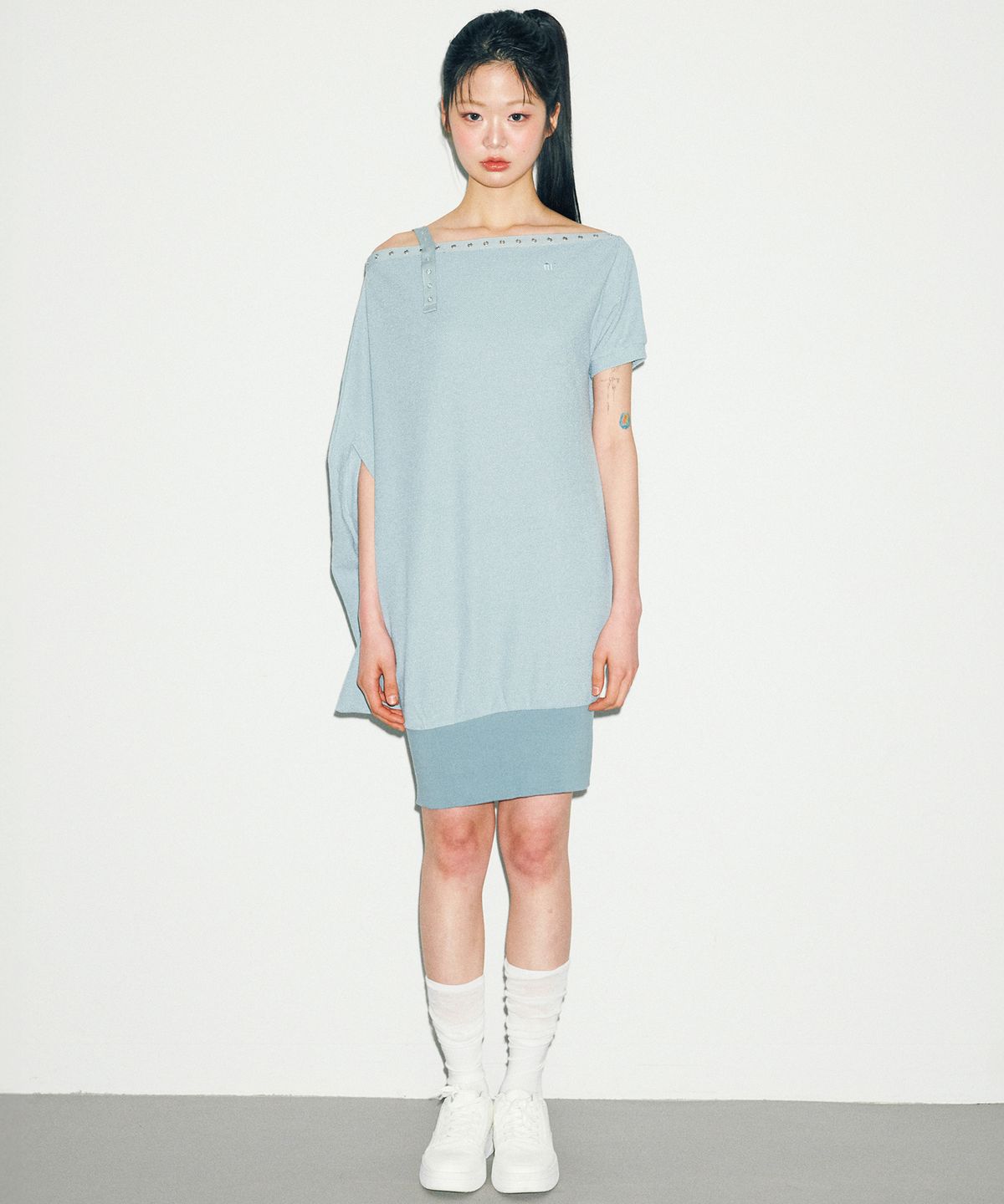 닐링(NILLRING) D07.00 Unbalanced boat neck short-sleeved Dress _ Mint