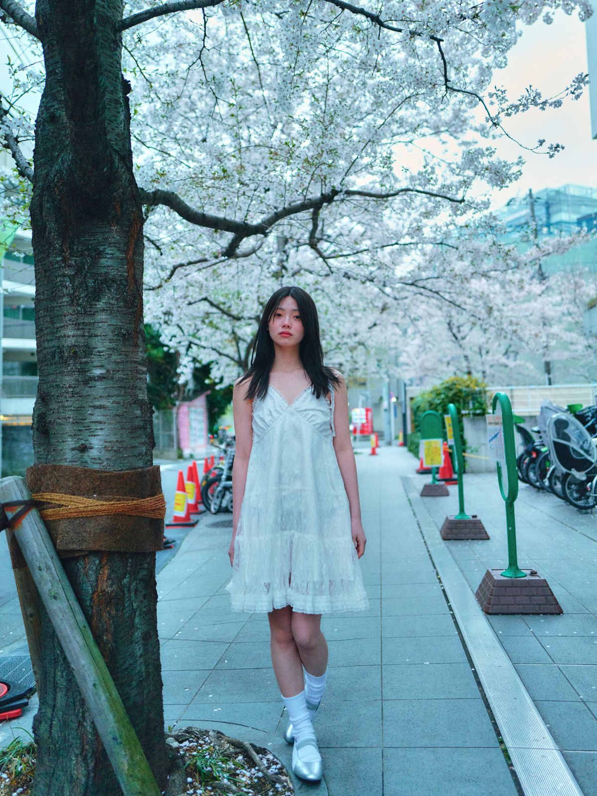 로액슈얼(LO AXUAL) LACE TRIMMING BUSTIER DRESS_WHITE