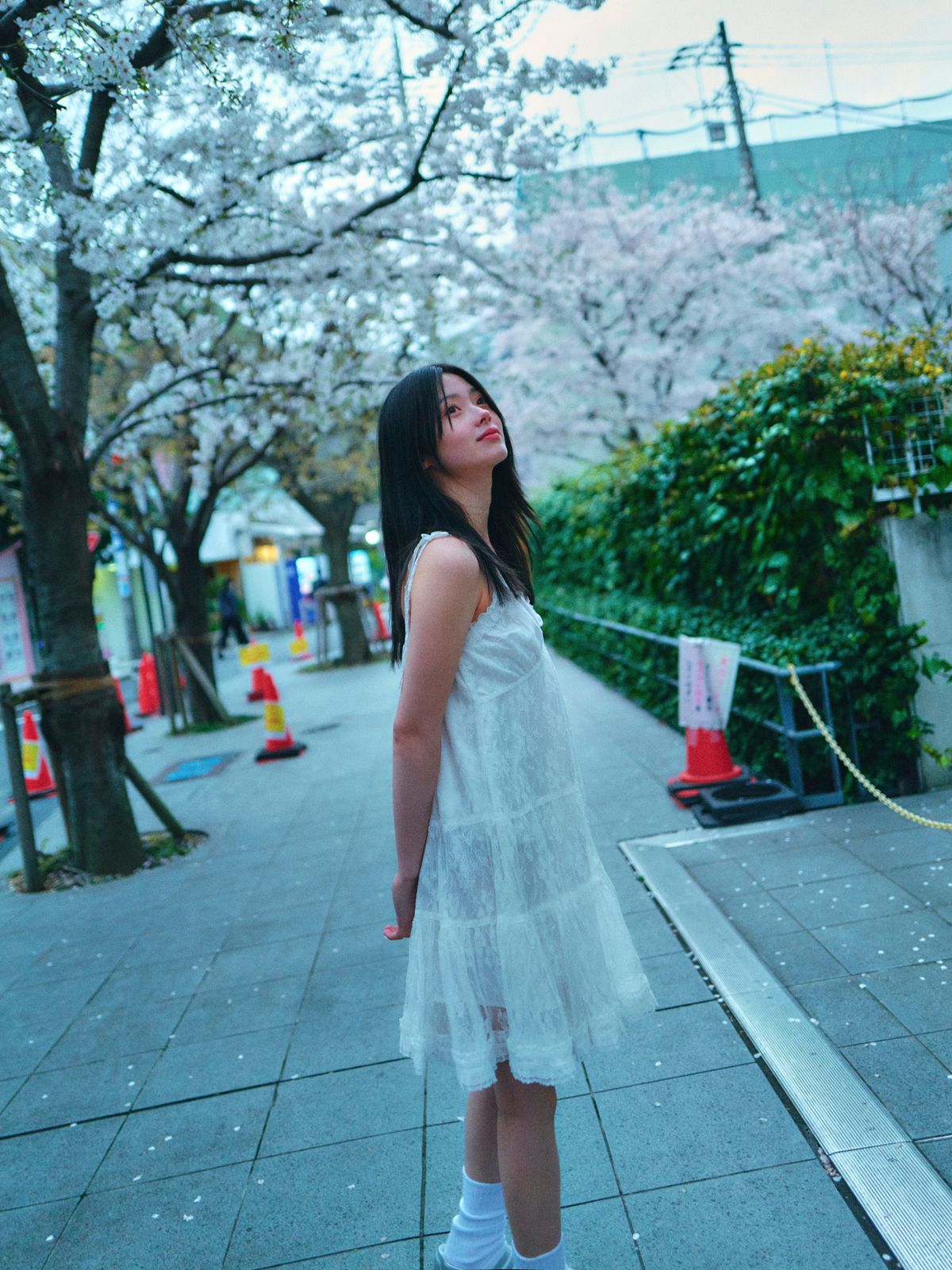 로액슈얼(LO AXUAL) LACE TRIMMING BUSTIER DRESS_WHITE