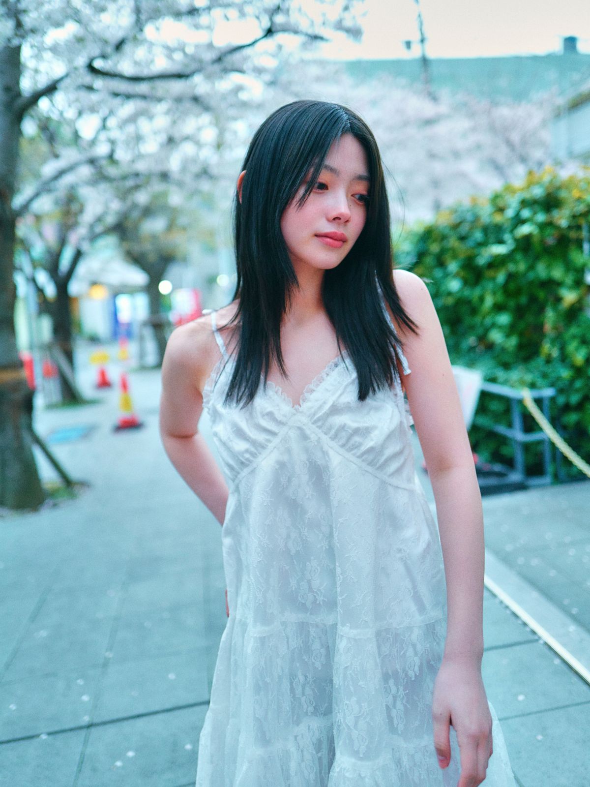 로액슈얼(LO AXUAL) LACE TRIMMING BUSTIER DRESS_WHITE