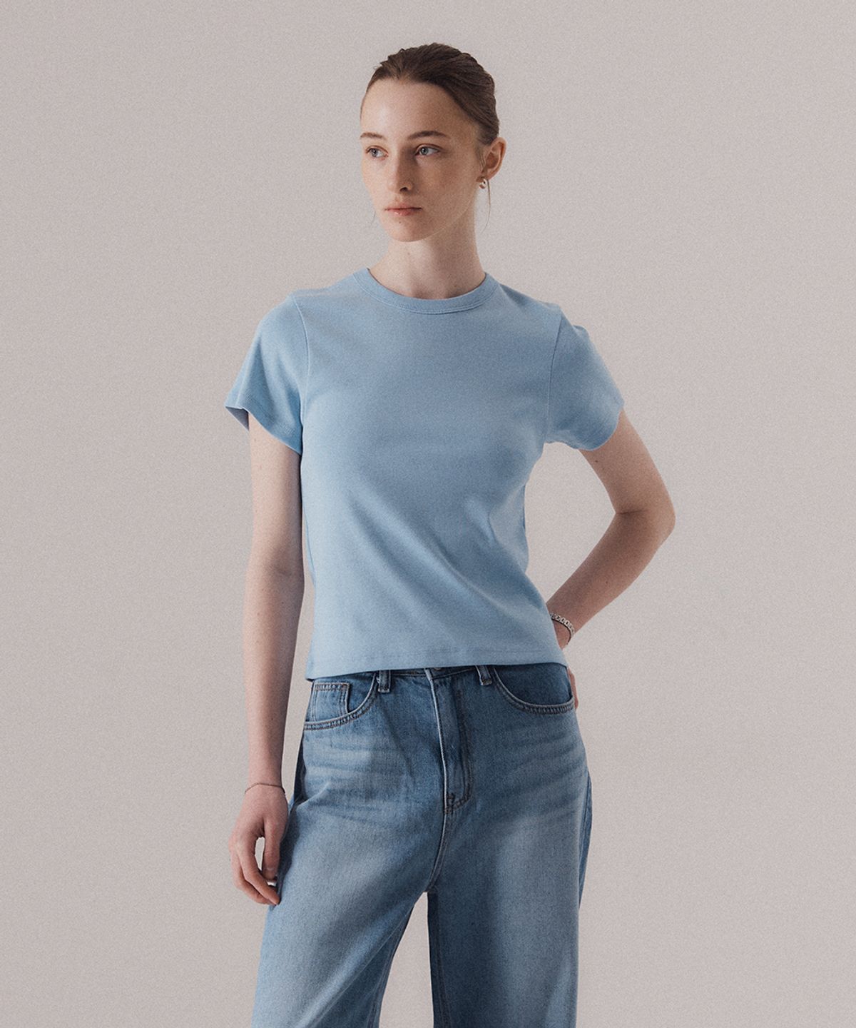 실른(SILN) Classy essential t-shirt (PALE BLUE)