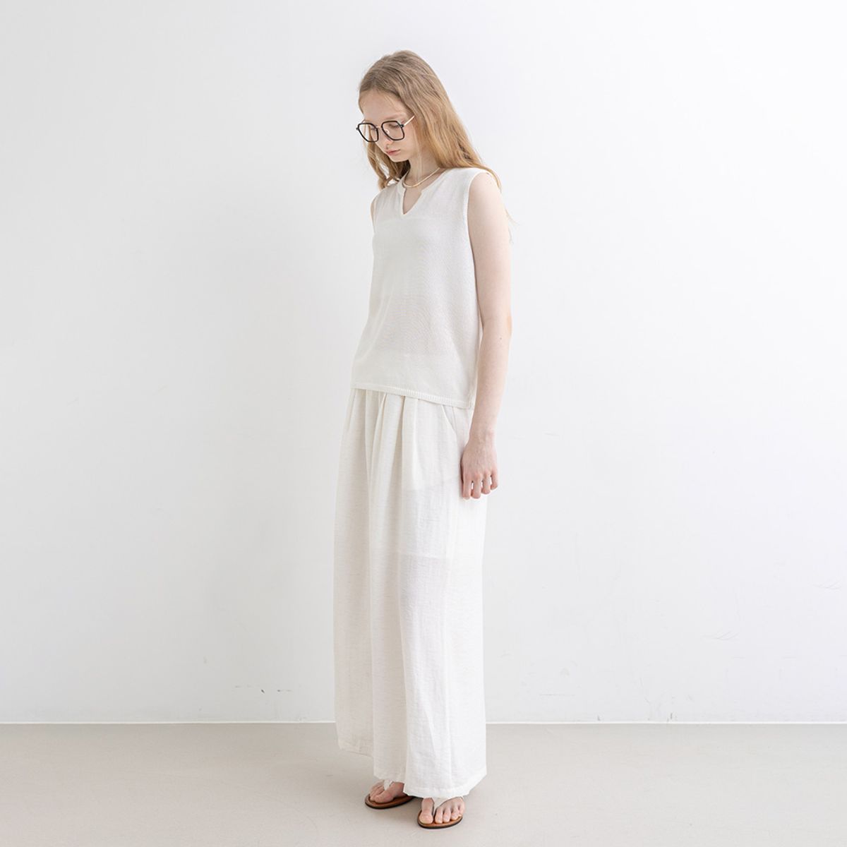 웬스데이딜라잇(WEDNESDAY DELIGHT) WD_Sleeveless knit top_2color