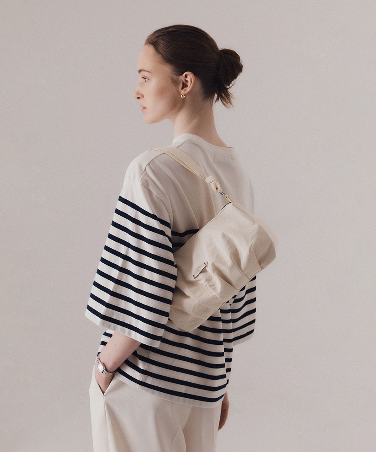 실른(SILN) Flared three-quarter sleeve stripe t-shirts (NAVY)