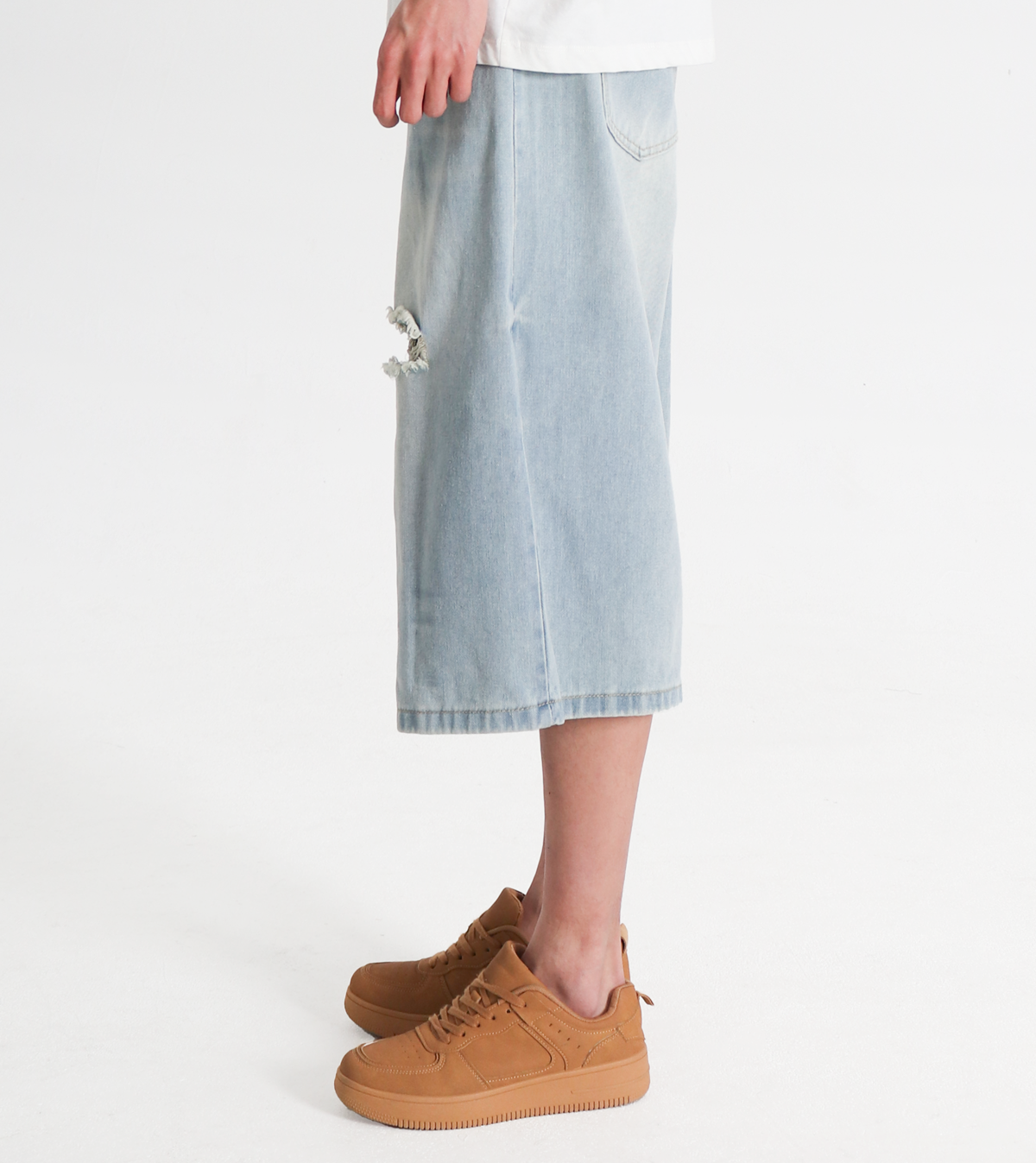 MUSINSA | BUTTON SEOUL Banding Damage Cut-Off Bermuda Denim