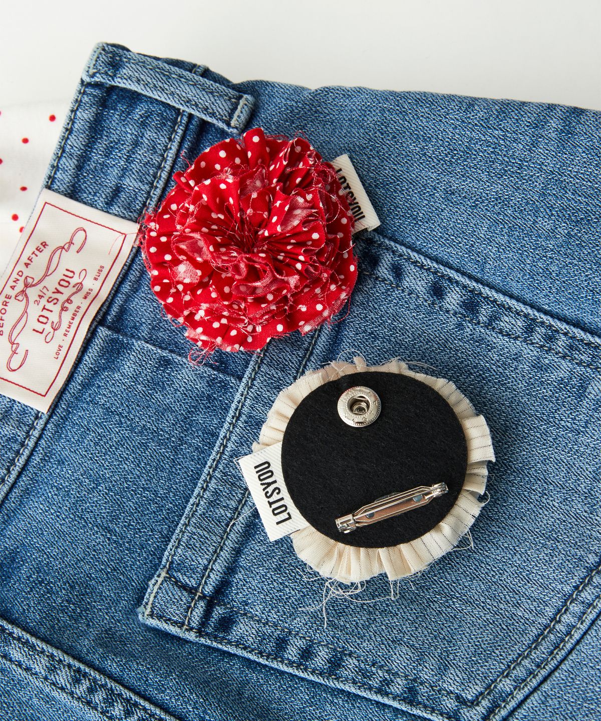 라츠유(LOTSYOU) lotsyou_Rowan Flower Brooch Small Red