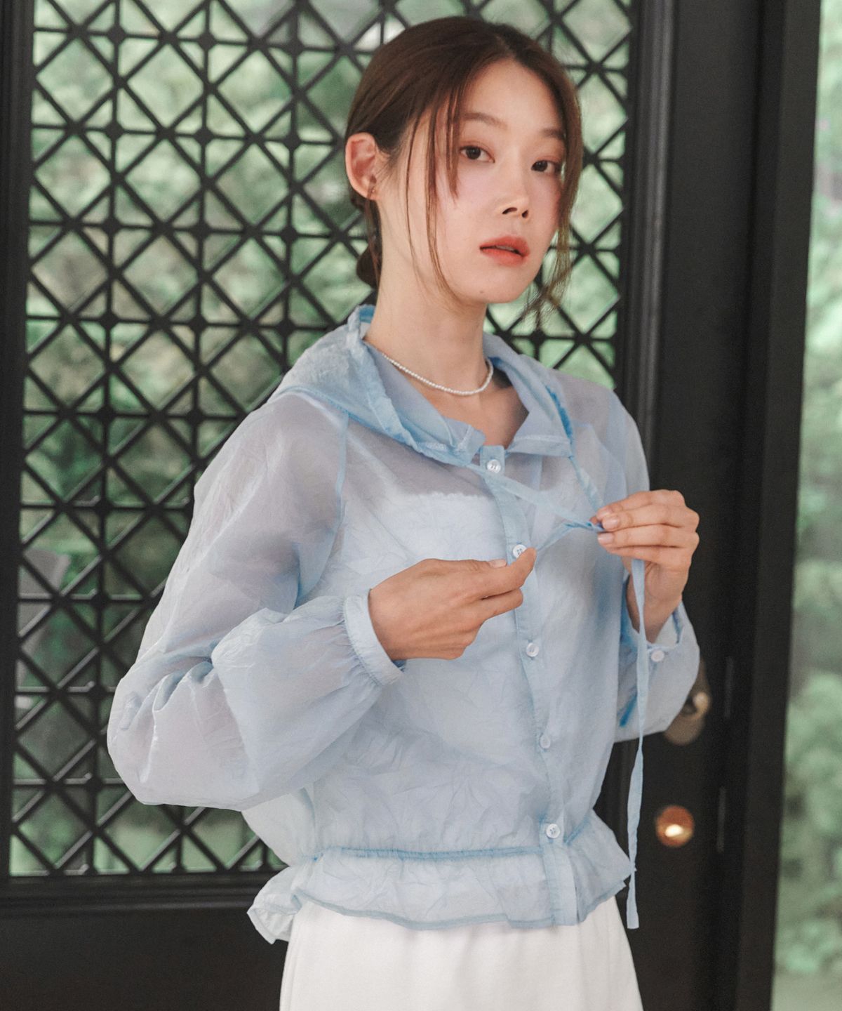 로시로우(LOSSYROW) Sheer Hood Blouse Skyblue