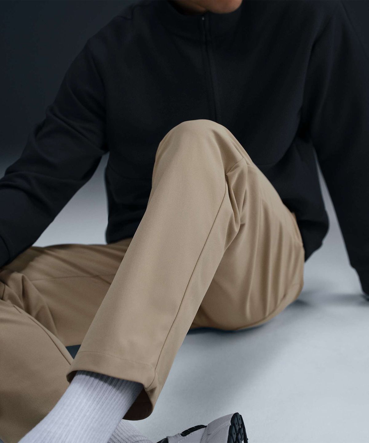 나이키(NIKE) 24.7 퍼펙트스트레치 드라이 핏 5포켓 슬림 핏 팬츠 M - 데저트 카키:세일:카키 / HQ6929-251