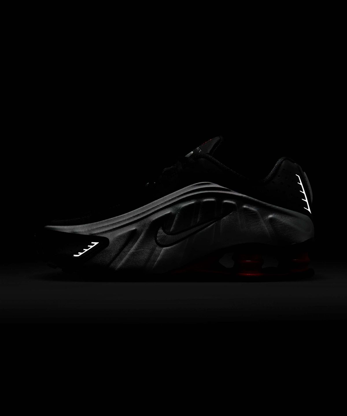 나이키(NIKE) 샥스 R4 W - 블랙:라이트 크림슨:메탈릭 실버 / AR3565-011