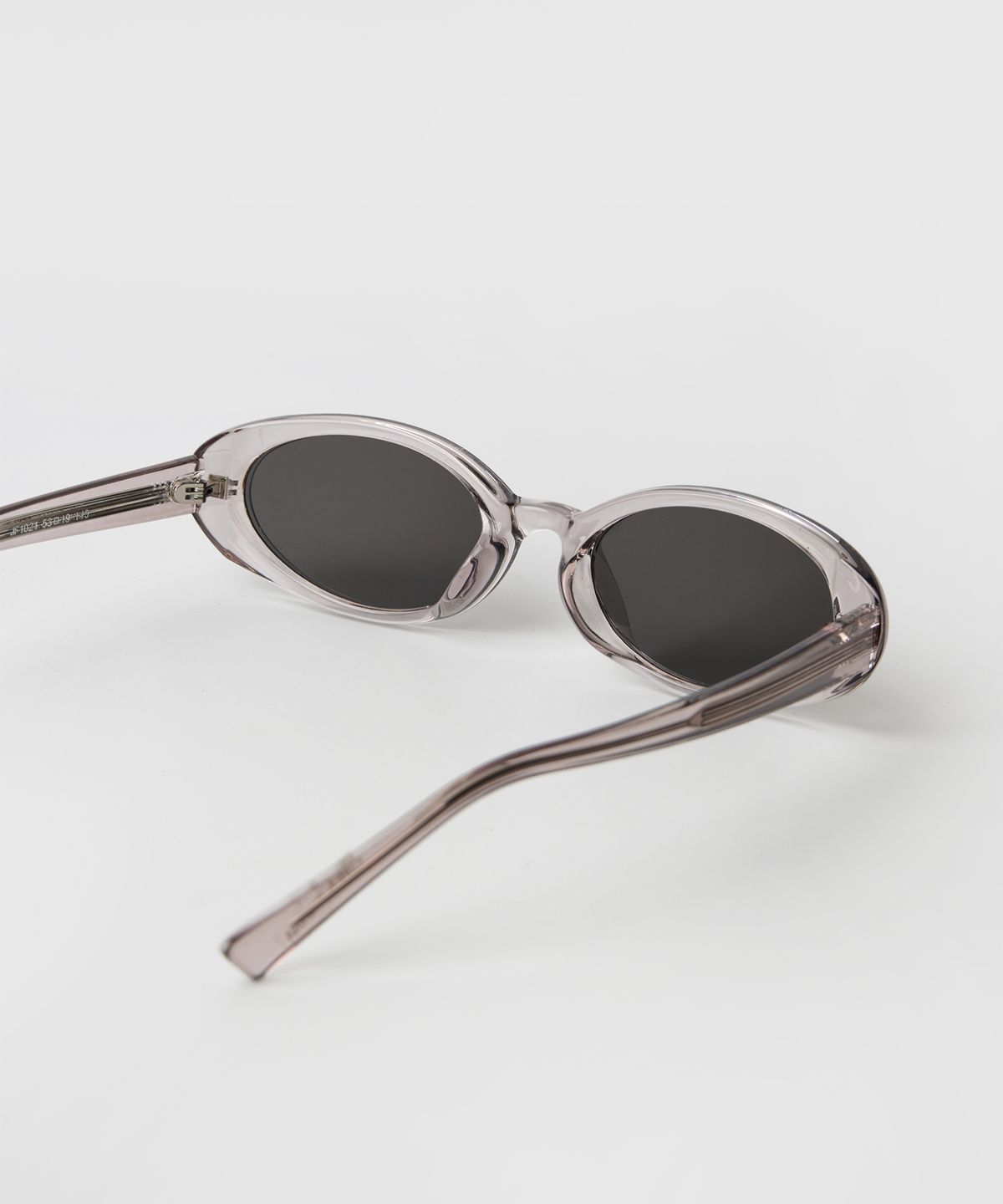 투큐브(2CUBE) Light Oval Sunglasses