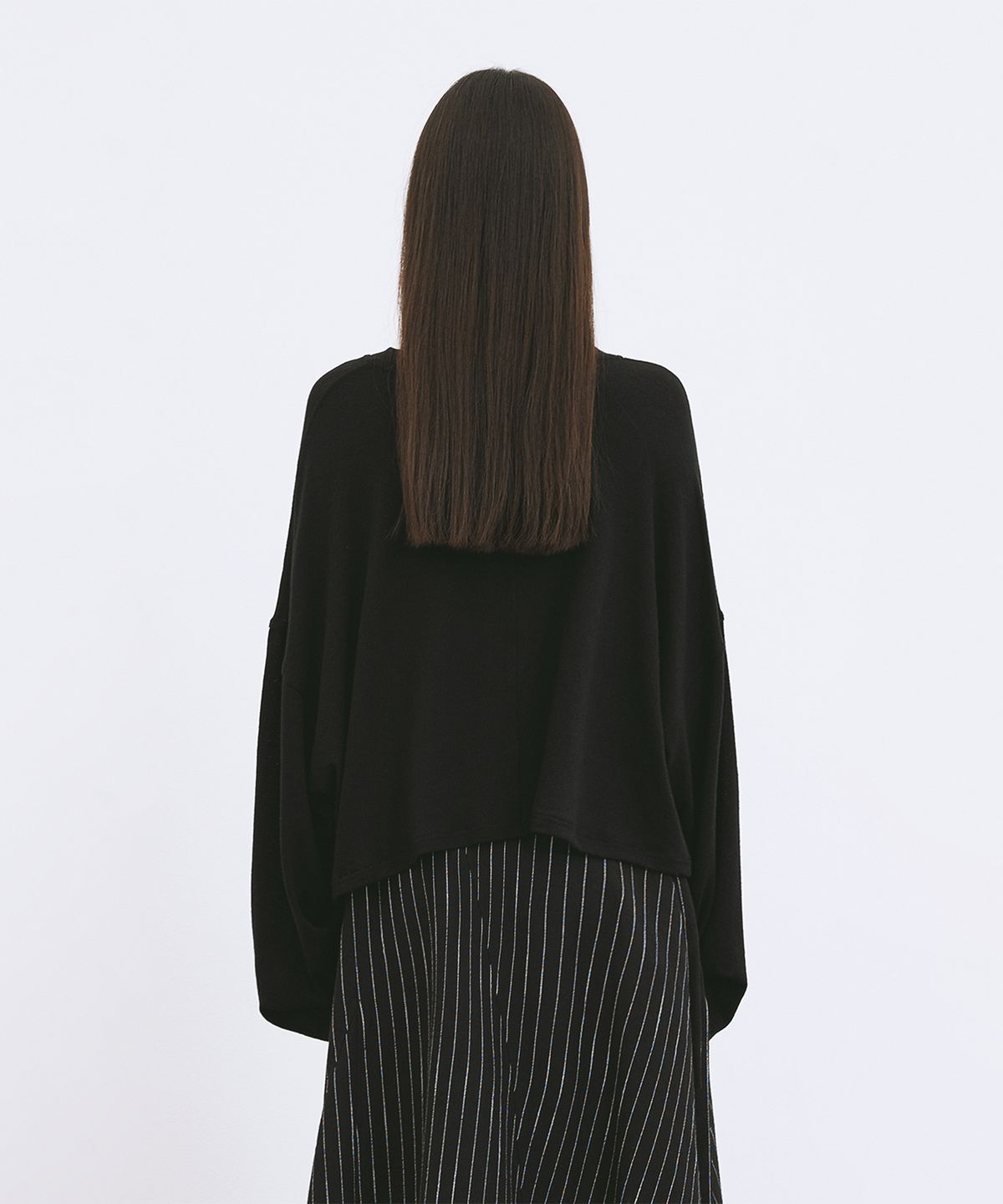 모노포비아(MONOPHOBIA) OVERSIZED LONG SLEEVE SWEATER BLACK 오버사이즈 긴팔 스웨터 블랙