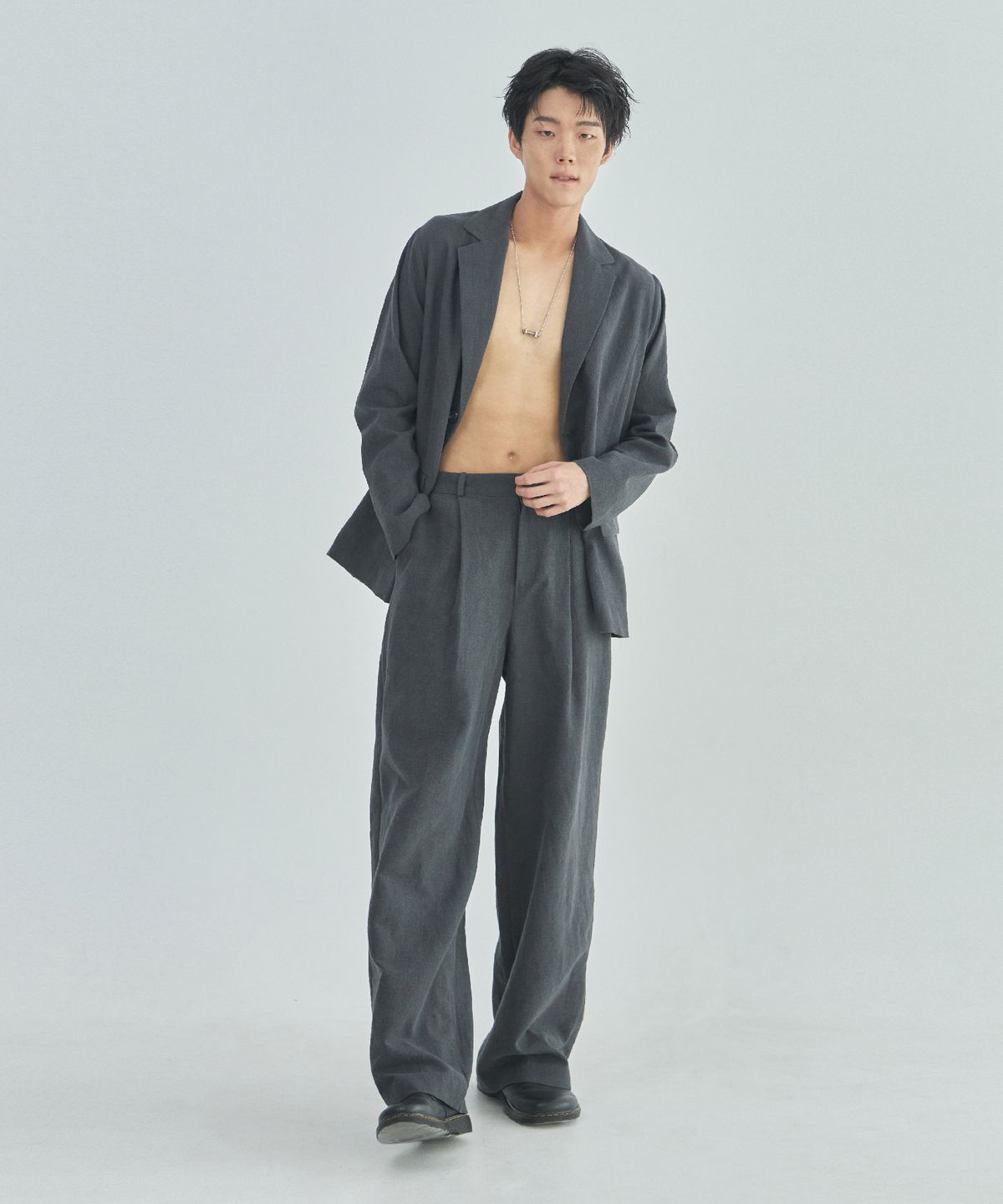 라드에디션(LAD EDITION) 라미 린넨 와이드 테이퍼드 팬츠_워시드 블랙