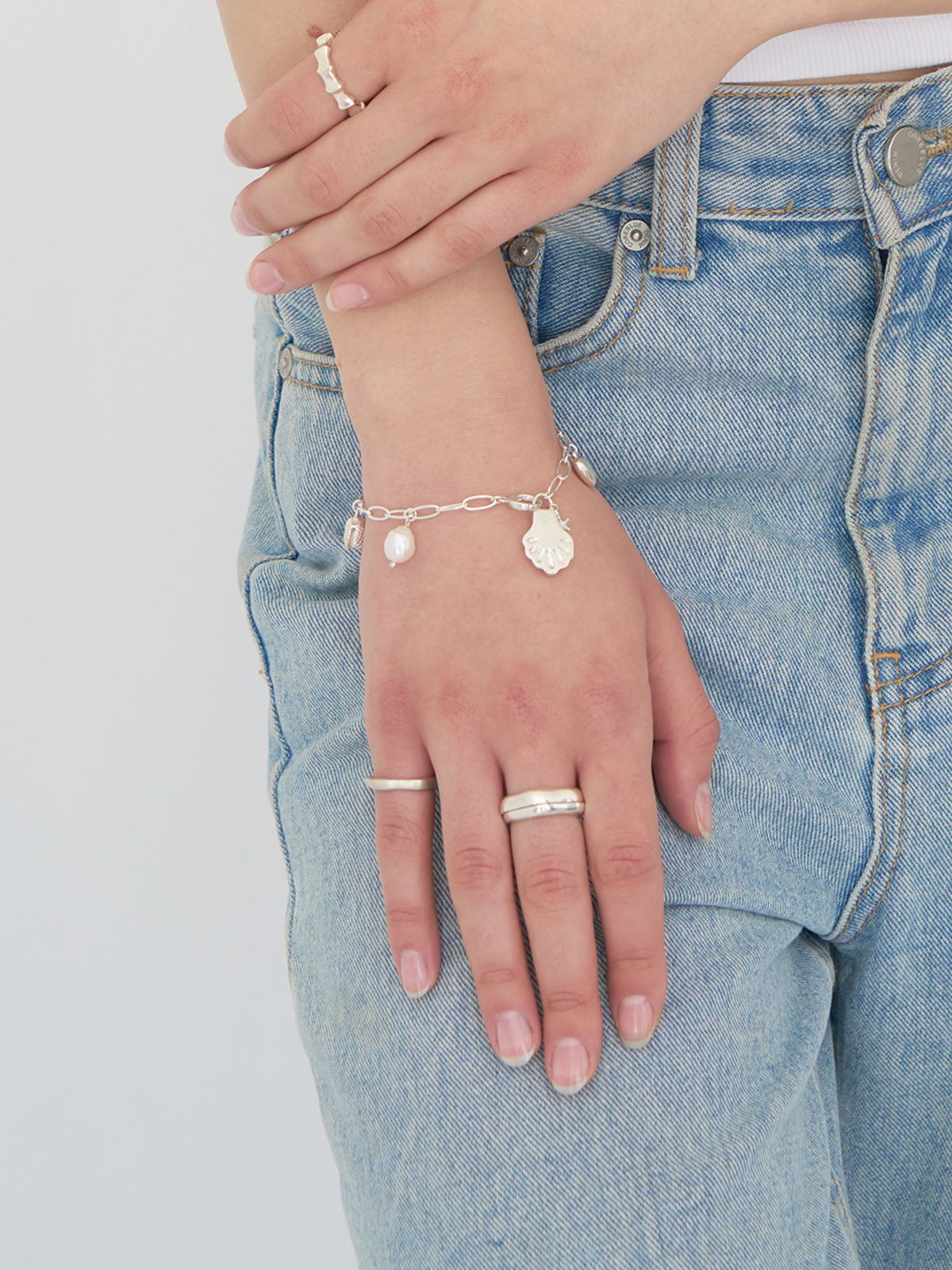 스틸 인스턴트(STILL INSTANT) Shell Story Charm Bracelet