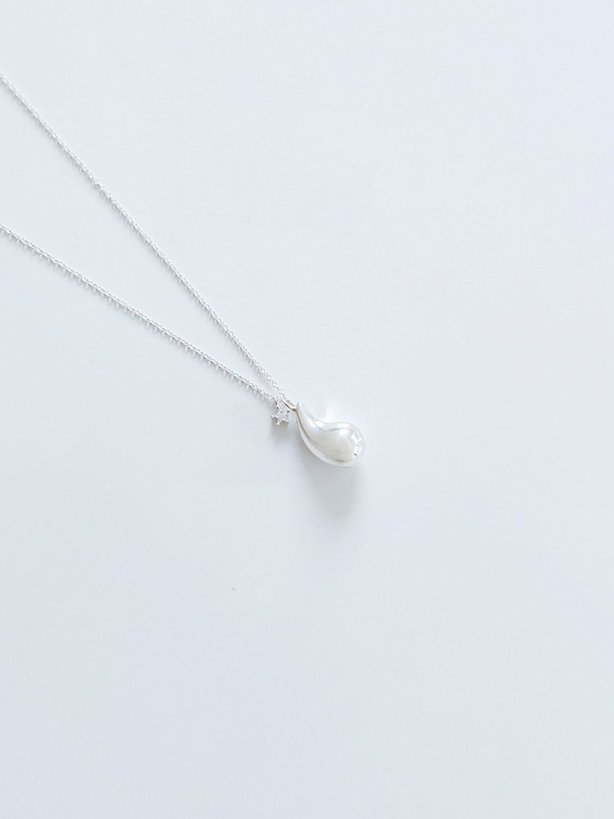 스틸 인스턴트(STILL INSTANT) Star Curl Necklace