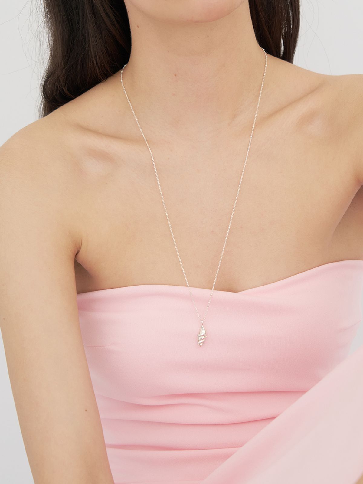 스틸 인스턴트(STILL INSTANT) Shell Bud Necklace