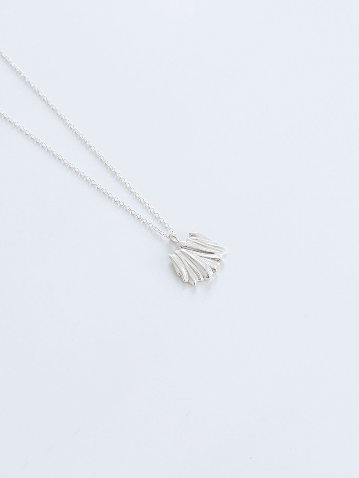 스틸 인스턴트(STILL INSTANT) Wave Fold Necklace