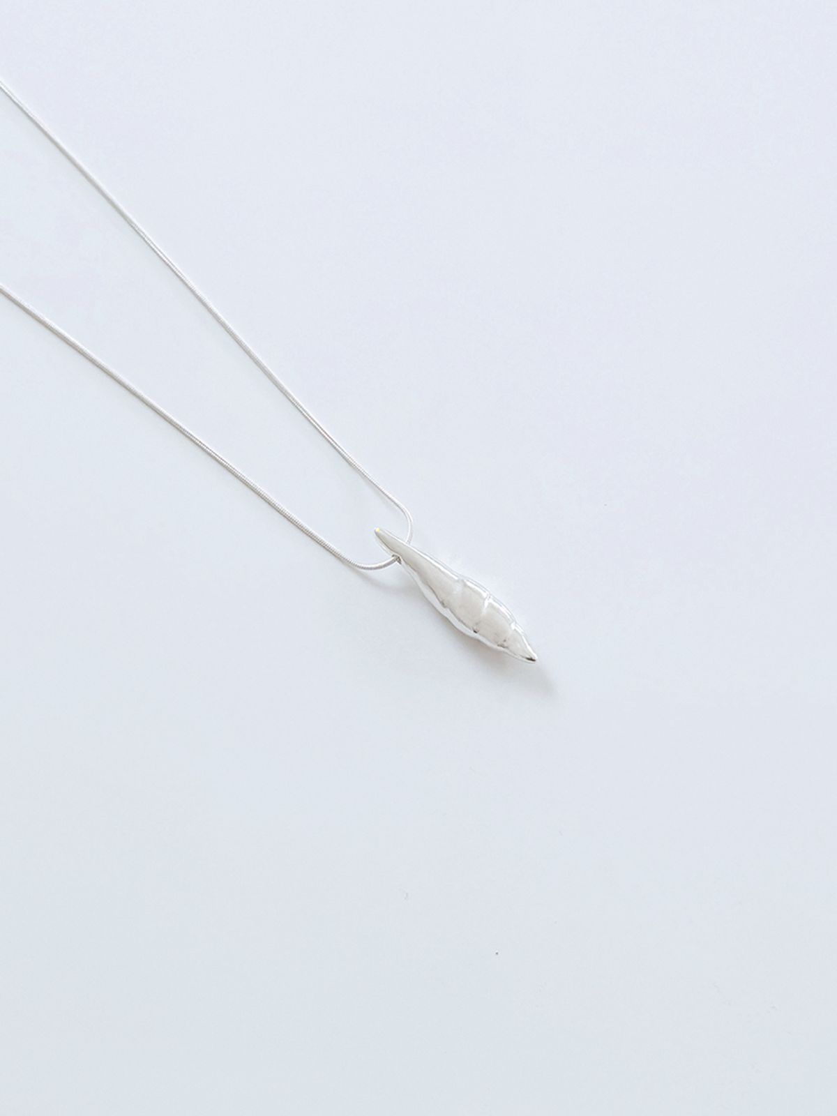 스틸 인스턴트(STILL INSTANT) Horn Shell Necklace