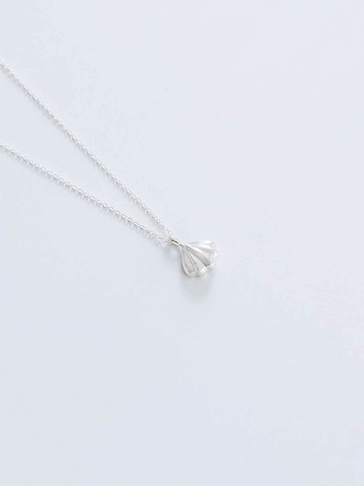 스틸 인스턴트(STILL INSTANT) Shell Flow Necklace