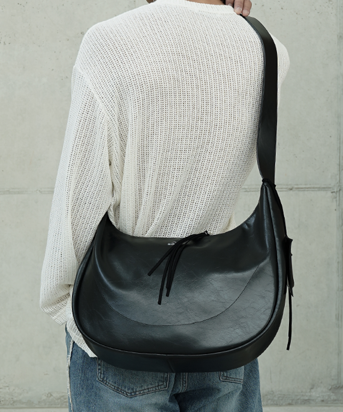 아브르(ABBR) ARCH HALFMOON BODY BAG