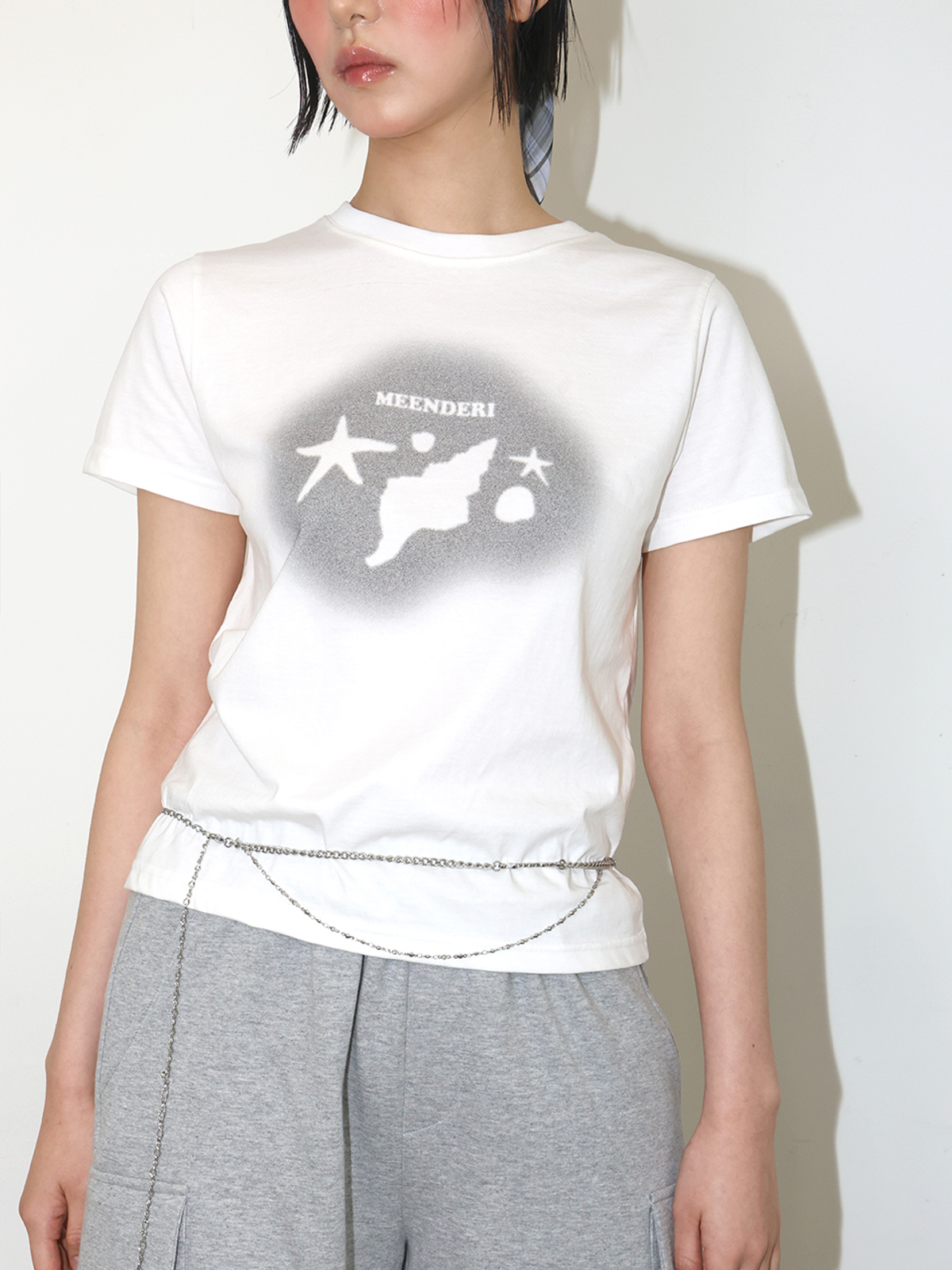 민더리(MEENDERI) SHELLY SUMMER PRINT T-SHIRT - GREY