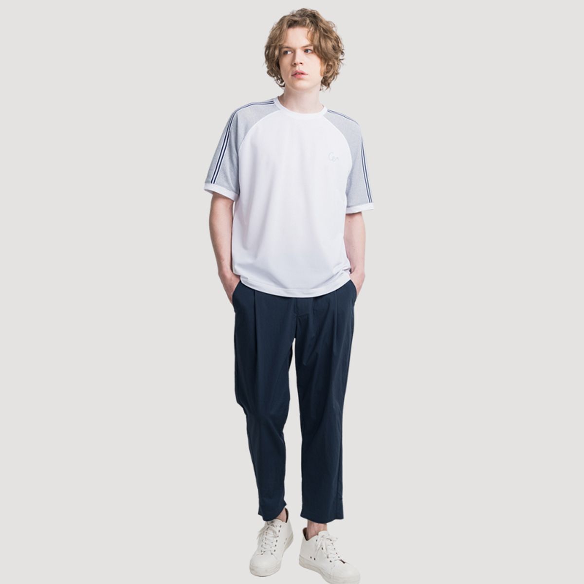 커스텀어스(CUSTOMUS) 썸머 쿨링 어깨 메쉬배색 라그랑 남자 라운드 반팔 티셔츠 CXS25MKRT602 WHI