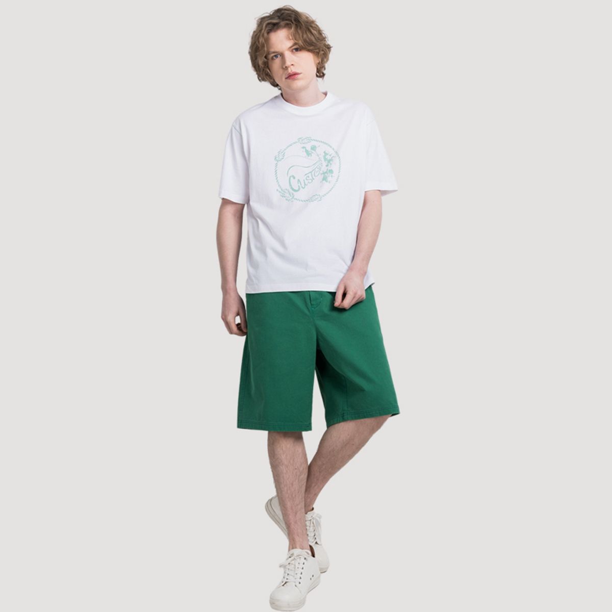 커스텀어스(CUSTOMUS) 써클 크랙 로고 프린트 남자 라운드 반팔 티셔츠 CXS25MKRT608 WHI