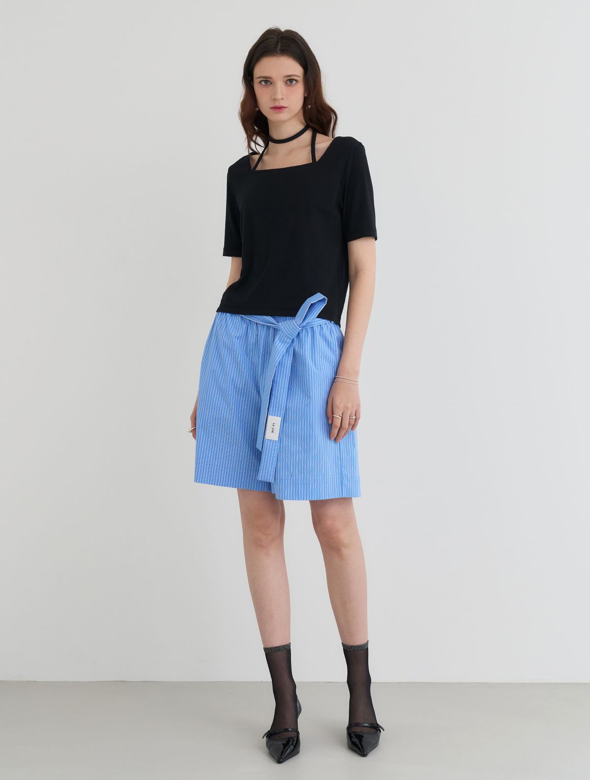 르이엘(LE YIEL) Square Neck String T-Shirt_Black 스퀘어 넥 스트링 티셔츠_블랙