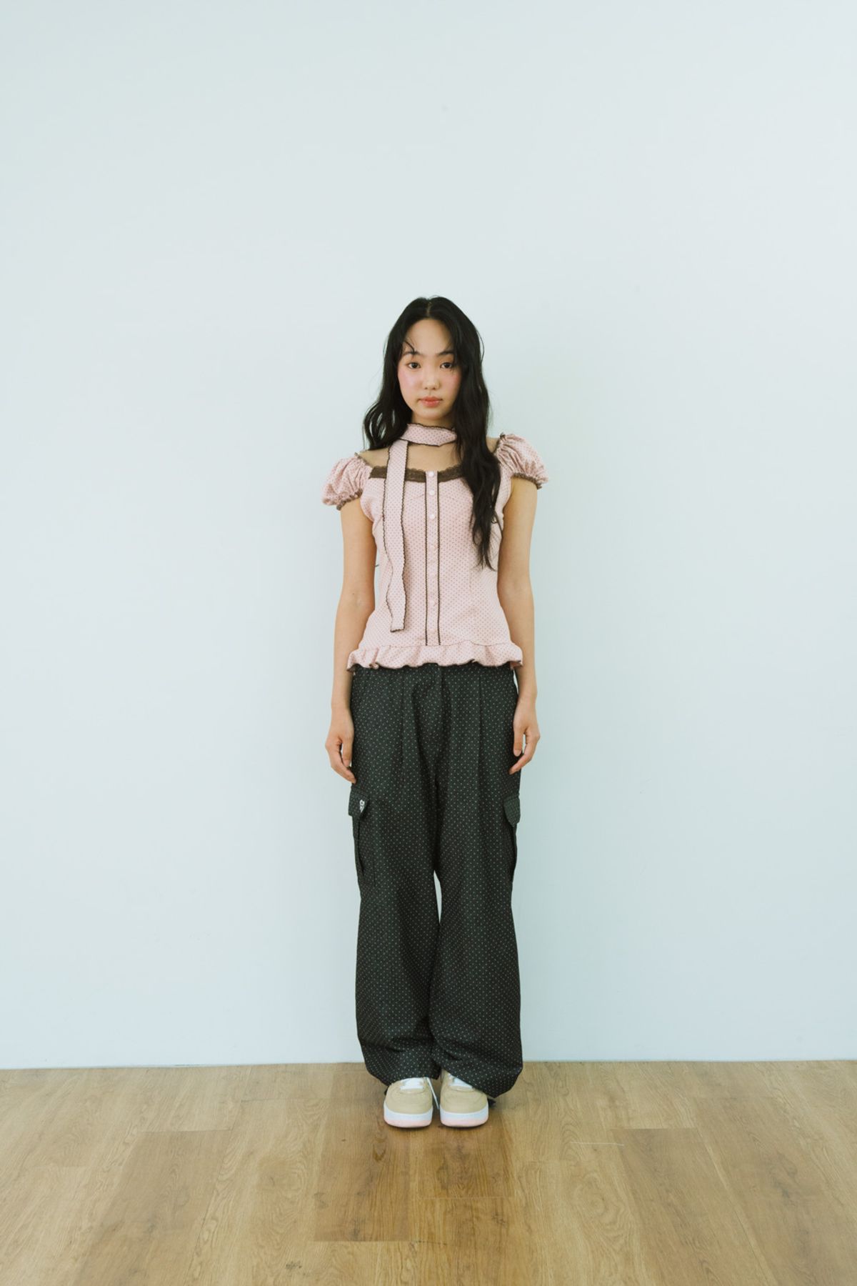 샤키리(SHAKIRI) 치크 도트 퍼프 블라우스 스카프 세트 (핑크)