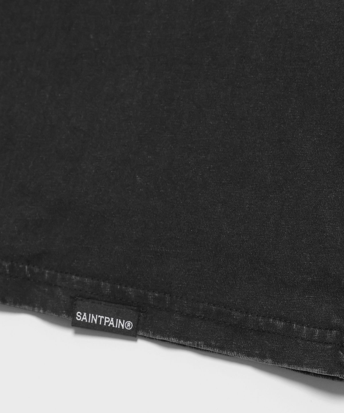 세인트페인(SAINTPAIN) SP SNTPN 로고 티셔츠-피그먼트 블랙