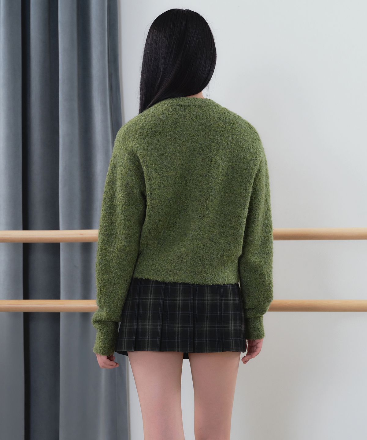 무신사 스탠다드 우먼(MUSINSA STANDARD WOMAN) 우먼즈 부클 라운드 넥 가디건 [올리브]