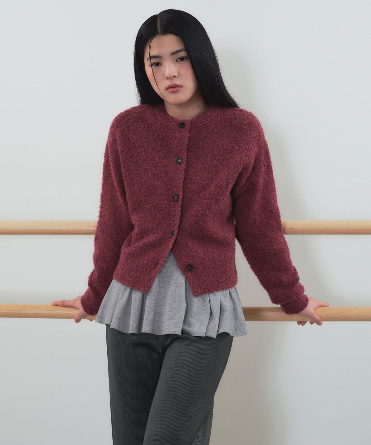 무신사 스탠다드 우먼(MUSINSA STANDARD WOMAN) 우먼즈 부클 라운드 넥 가디건 [버건디]