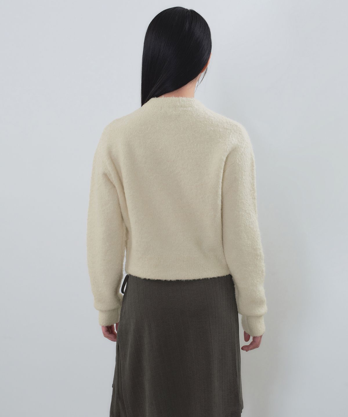 무신사 스탠다드 우먼(MUSINSA STANDARD WOMAN) 우먼즈 부클 라운드 넥 가디건 [아이보리]