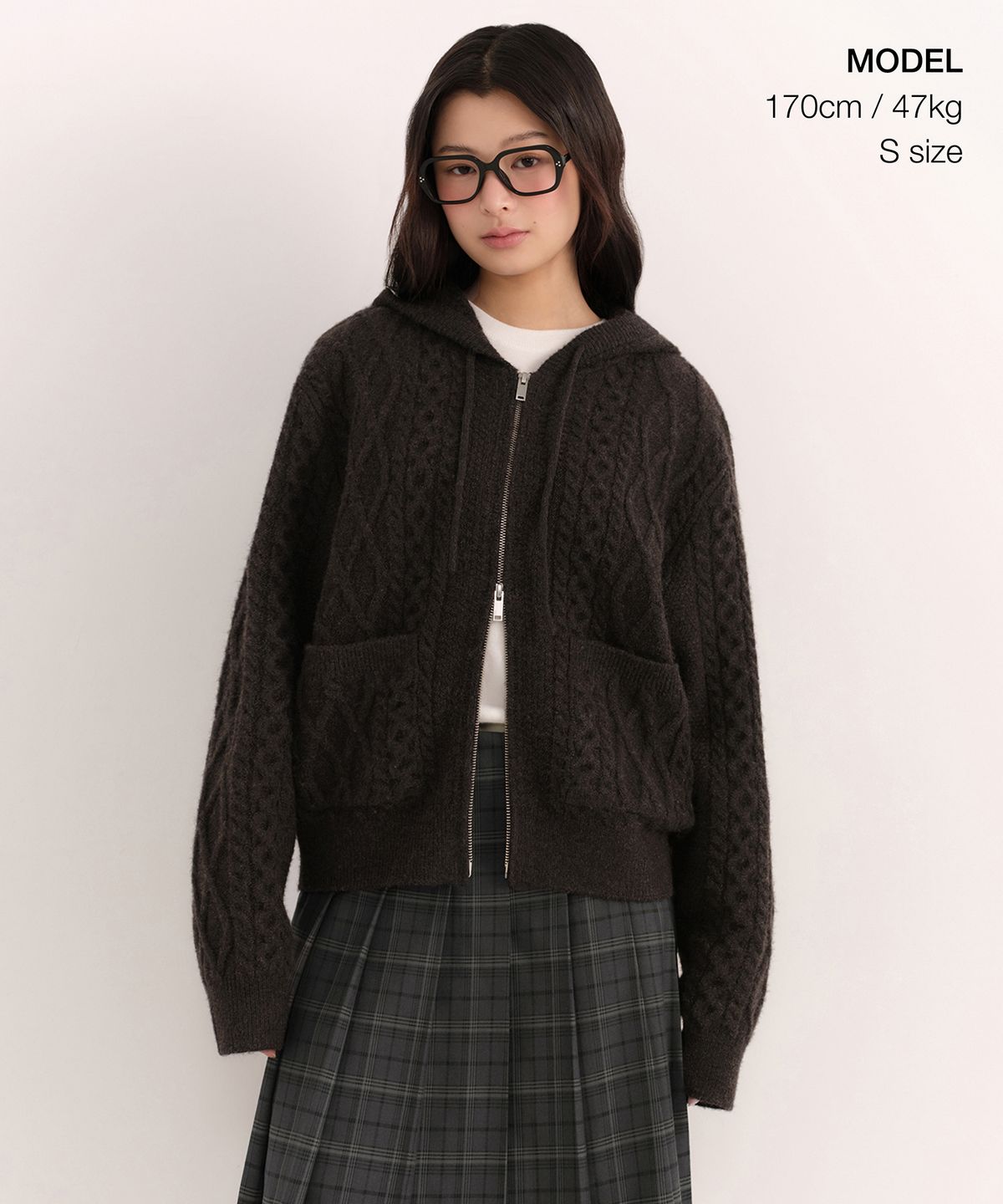 무신사 스탠다드 우먼(MUSINSA STANDARD WOMAN) 우먼즈 아란 케이블 니트 후디드 집업 [다크 브라운]