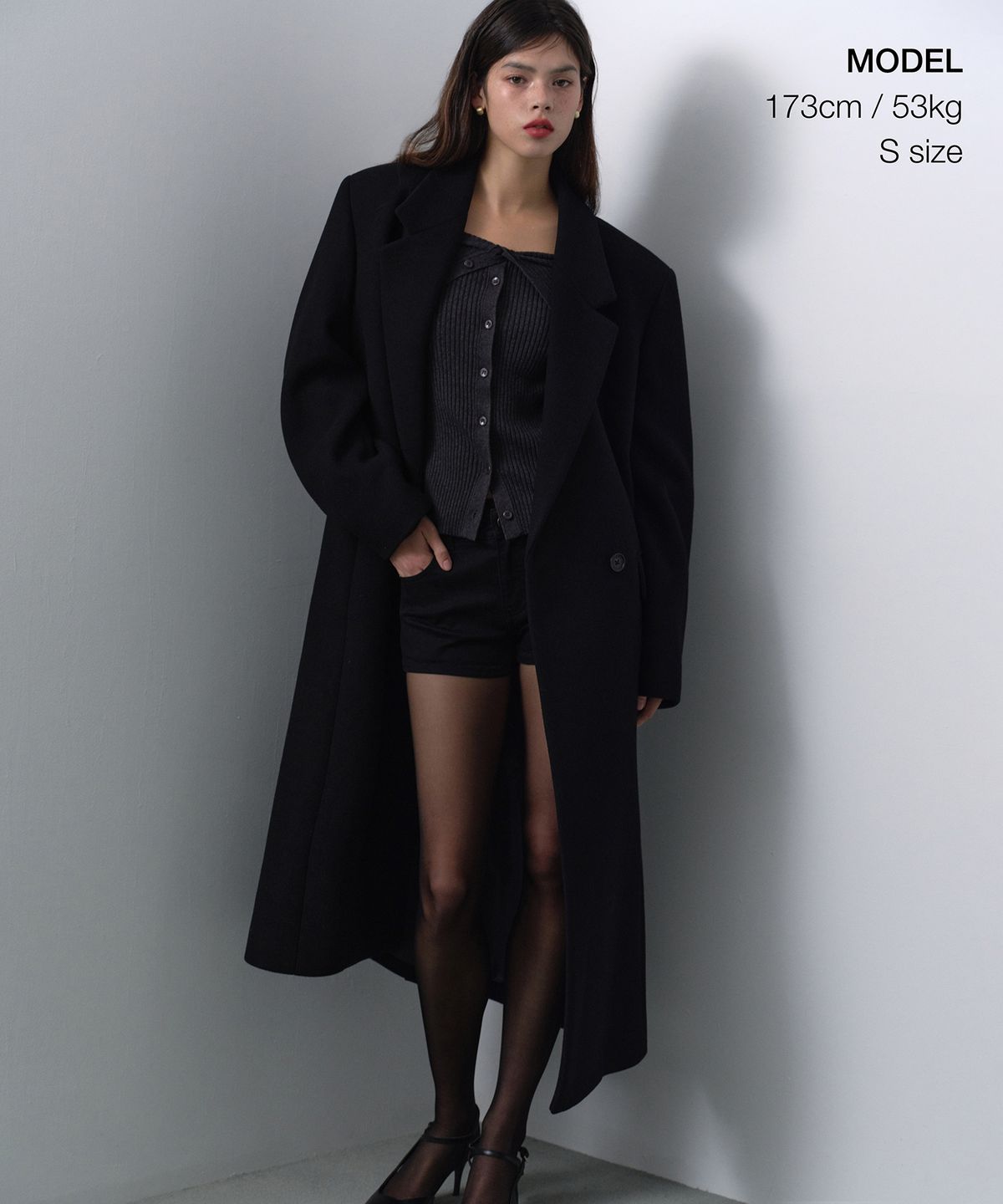 무신사 스탠다드 우먼(MUSINSA STANDARD WOMAN) 우먼즈 리브드 턴 다운 오프 숄더 가디건 [차콜 그레이]