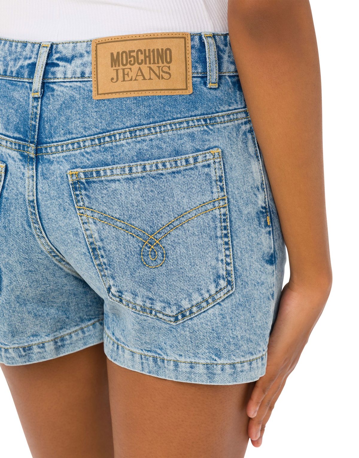 모스키노(MOSCHINO) 진스 아카이브 하트 데님 숏팬츠