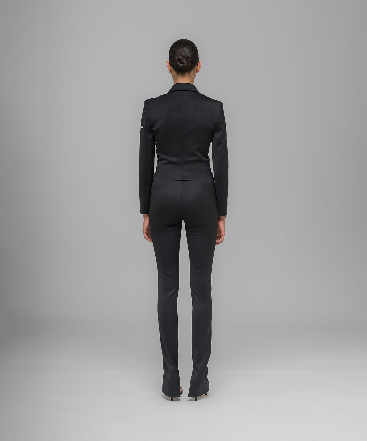 032씨(032C) (W) 트래피즈 투 타이트 수트 자켓 블랙 TRAPEZE TOO TIGHT SUIT JACKET BLACK