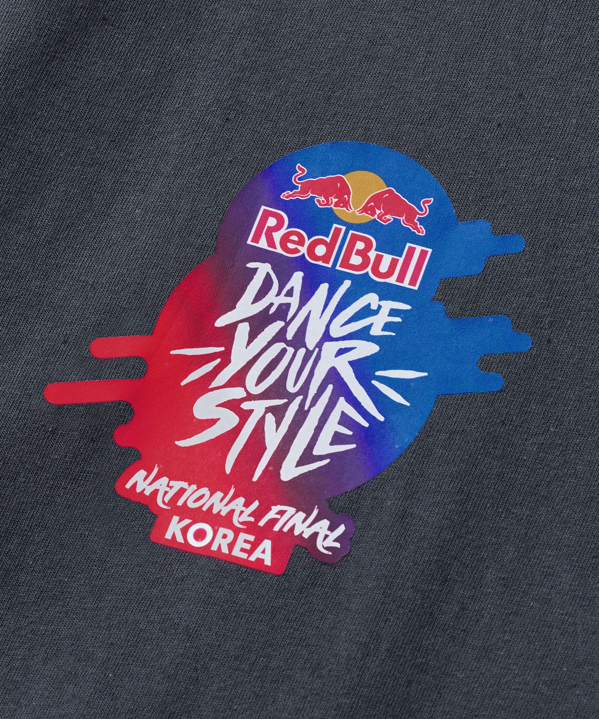 브라운브레스(BROWNBREATH) BXR REDBULL TAG TEE - CHARCOAL