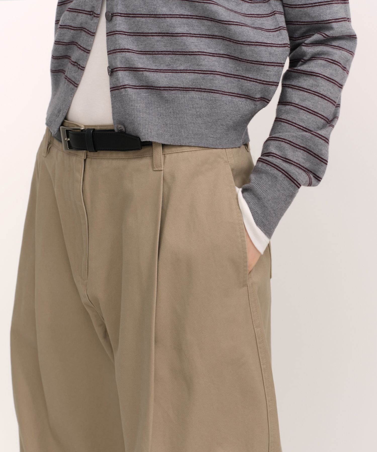 Women's Deep Tuck Extra Wide Chino Pants - Beige thumbnail 5