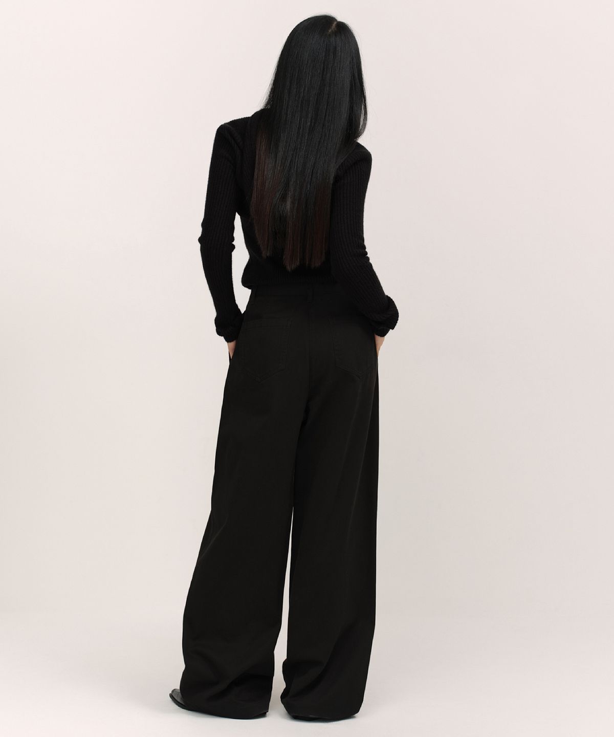 무신사 스탠다드 우먼(MUSINSA STANDARD WOMAN) 우먼즈 딥 턱 엑스트라 와이드 치노 팬츠 [블랙]