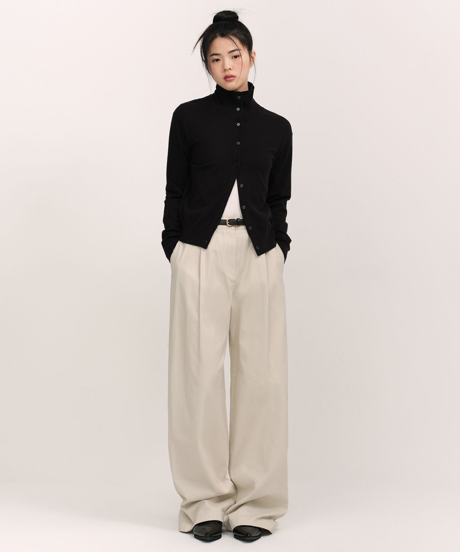 Women's Deep Tuck Extra Wide Chino Pants thumbnail 5