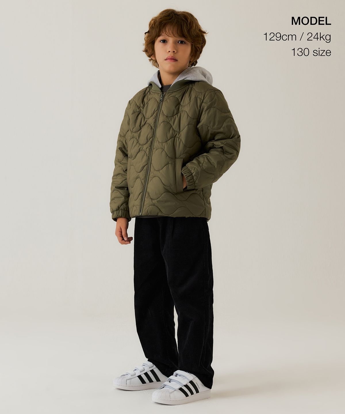 무신사 스탠다드 키즈(MUSINSA STANDARD KIDS) 레귤러 핏 밴딩 코듀로이 팬츠 [블랙]