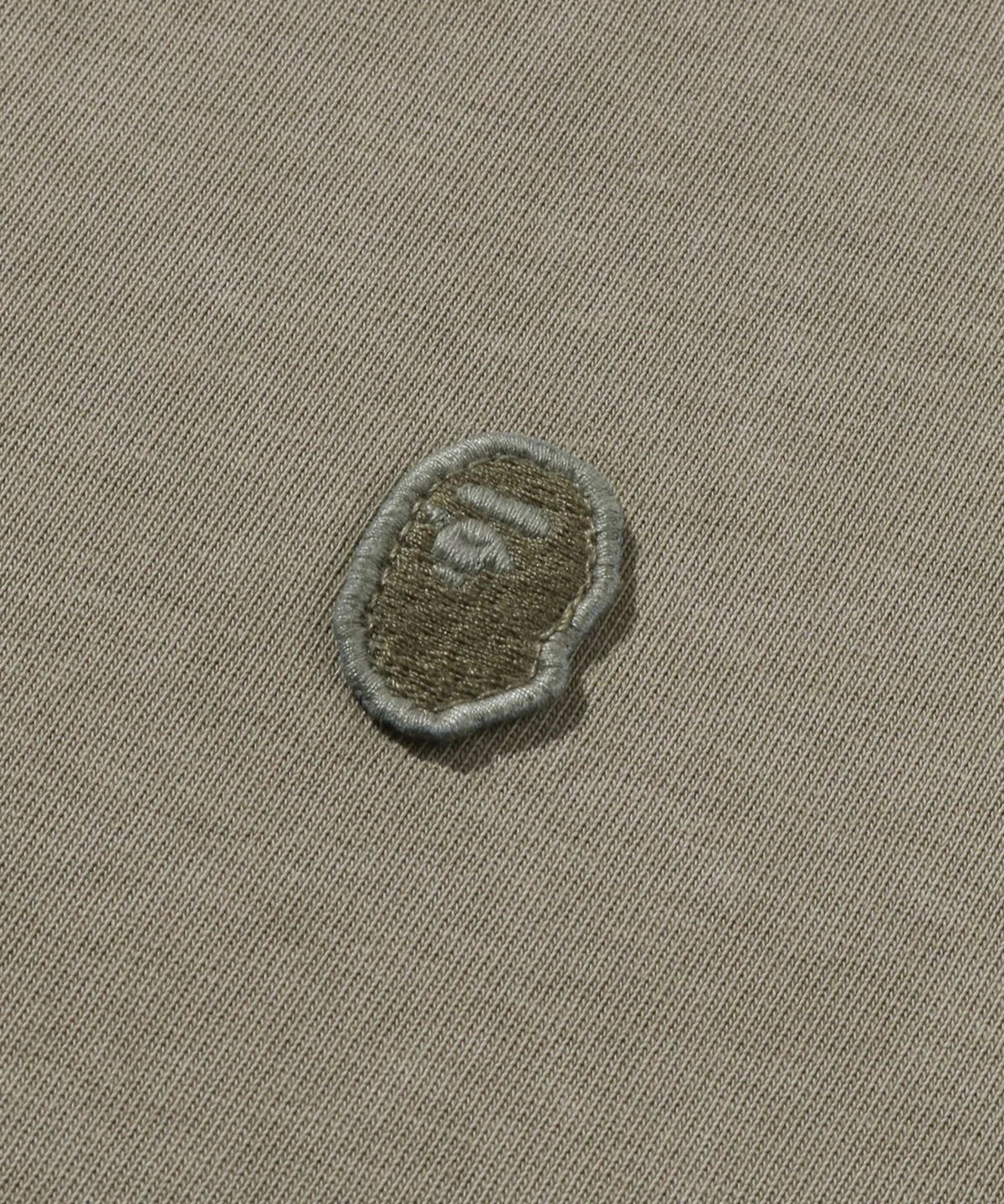 베이프(BAPE) 가먼트 다이 원 포인트 릴렉스트 핏 티셔츠(M) OLIVE DRAB