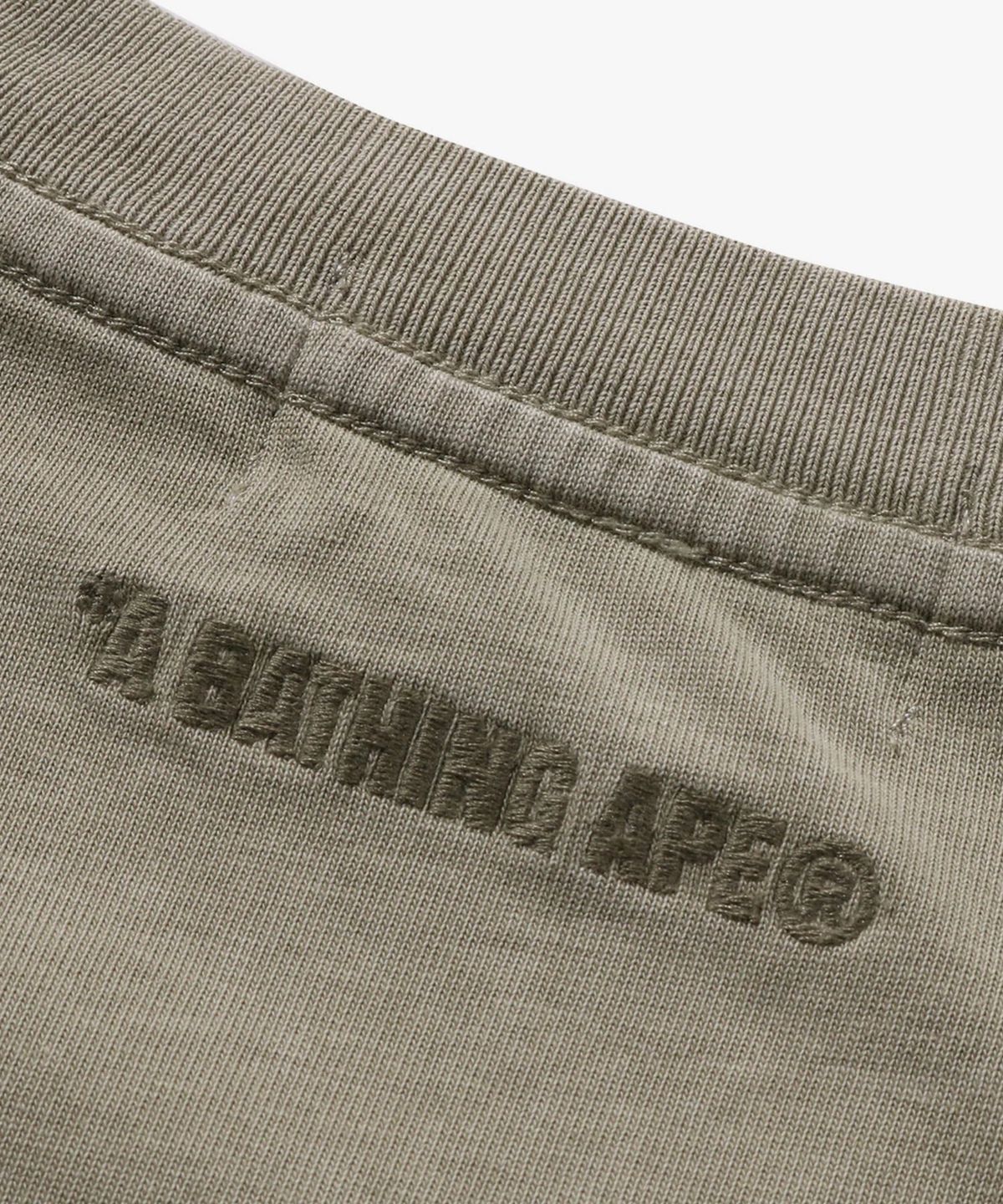 베이프(BAPE) 가먼트 다이 원 포인트 릴렉스트 핏 티셔츠(M) OLIVE DRAB