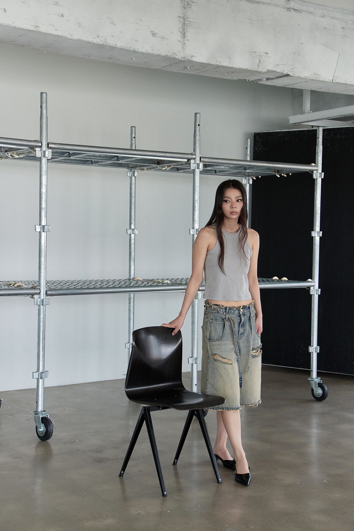 노 엑스트라 터치(NO EXTRA TOUCH) Raw Sleeveless (Cement) / 25SMSL004CH