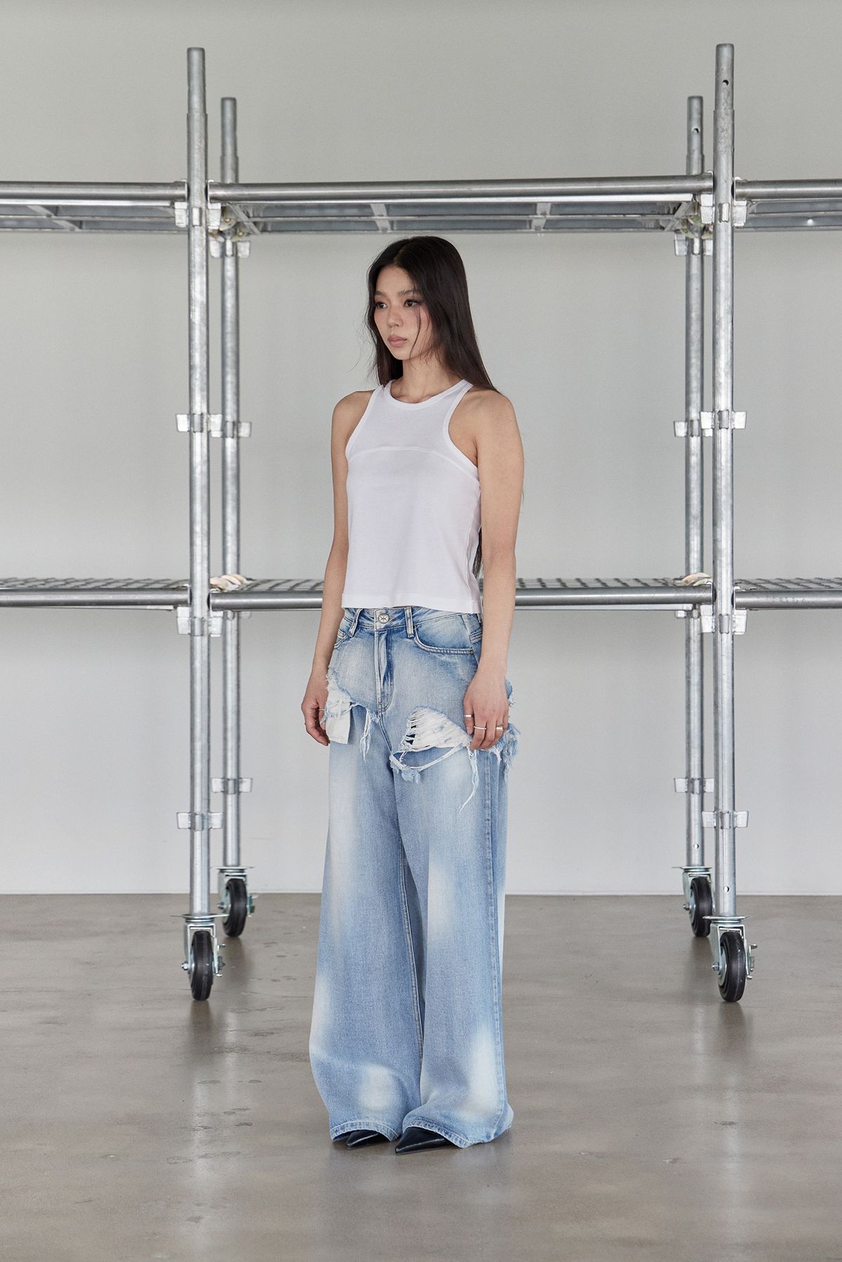 노 엑스트라 터치(NO EXTRA TOUCH) Raw Sleeveless (White) / 25SMSL004WH